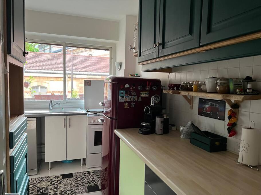 Grand Appartement Avec Balcon Et Parking Gratuit Sur Place Paris Exterior photo